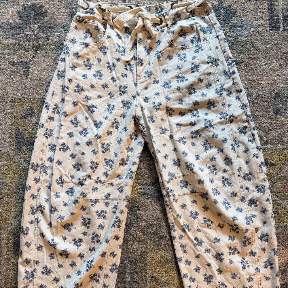 Floral Barrel Jeans in Cream and Blue - Picture 5 of 8